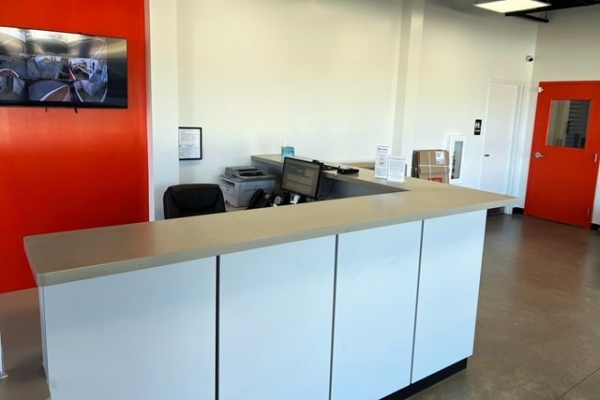 Facility photo: //images.sparefoot.com/medium/24488669e62763867a3.jpg