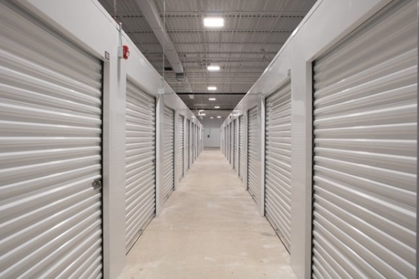 Facility photo: //images.sparefoot.com/medium/24489069e23338b807f.jpg