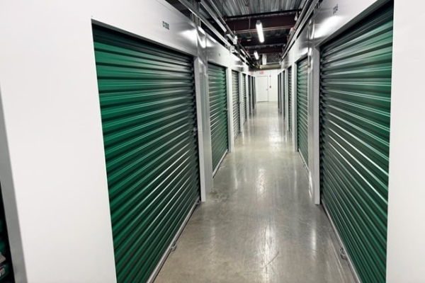 Facility photo: //images.sparefoot.com/medium/24489369e2337da3c2d.jpg