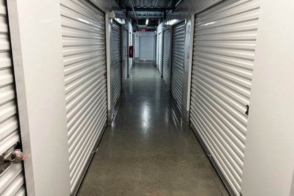 Facility photo: //images.sparefoot.com/medium/24489469e0e95aacdf4.jpg