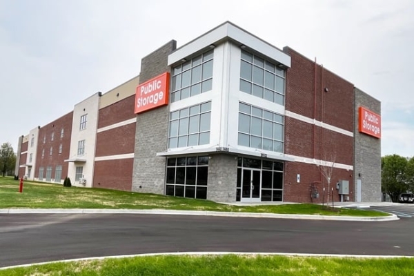 Facility photo: //images.sparefoot.com/medium/24490069e384c648644.jpg