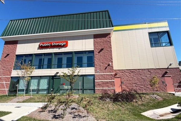 Facility photo: //images.sparefoot.com/medium/24491169e6284054a13.jpg