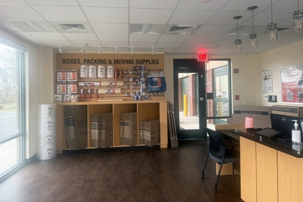 Facility photo: //images.sparefoot.com/medium/24491169e62841601e0.jpg