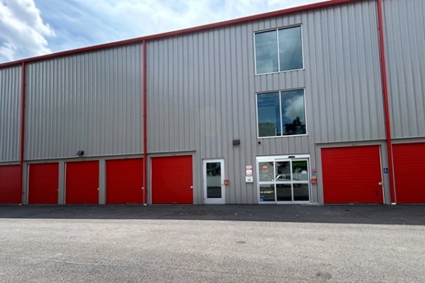 Facility photo: //images.sparefoot.com/medium/24491569e62850a83cc.jpg