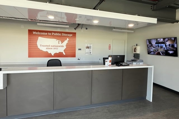 Facility photo: //images.sparefoot.com/medium/24492969e628651bc23.jpg