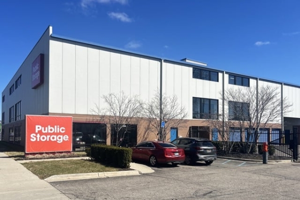 Facility photo: //images.sparefoot.com/medium/24493169e383f8d211a.jpg