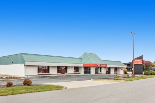 Facility photo: //images.sparefoot.com/medium/24493669e4d7f9ea97e.jpg