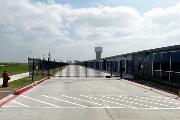 Facility photo: //images.sparefoot.com/medium/24495269e38652d69fc.jpg