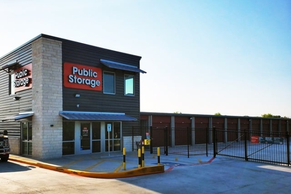 Facility photo: //images.sparefoot.com/medium/24495769e4d7e6dbb46.jpg