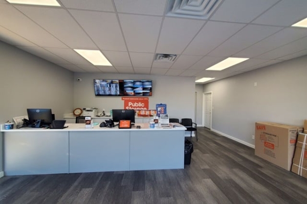 Facility photo: //images.sparefoot.com/medium/24495769e4d7e7b081a.jpg