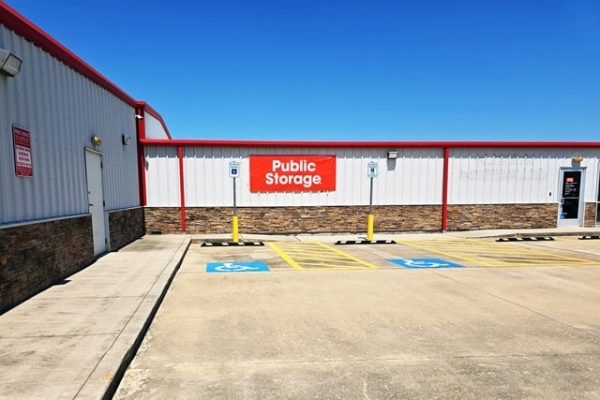 Facility photo: //images.sparefoot.com/medium/24496369e4d90ae7244.jpg