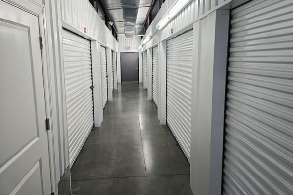 Facility photo: //images.sparefoot.com/medium/24496369e4d90bbc42a.jpg