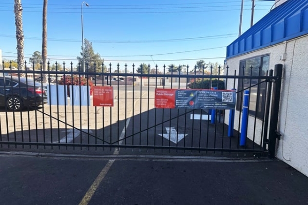 Facility photo: //images.sparefoot.com/medium/24501869dcf2602c058.jpg