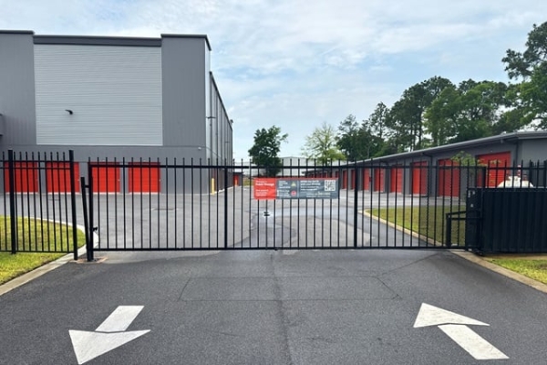 Facility photo: //images.sparefoot.com/medium/24503369e62af8c825b.jpg