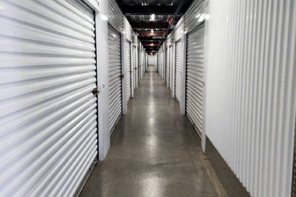 Facility photo: //images.sparefoot.com/medium/24504869e3892c536fa.jpg