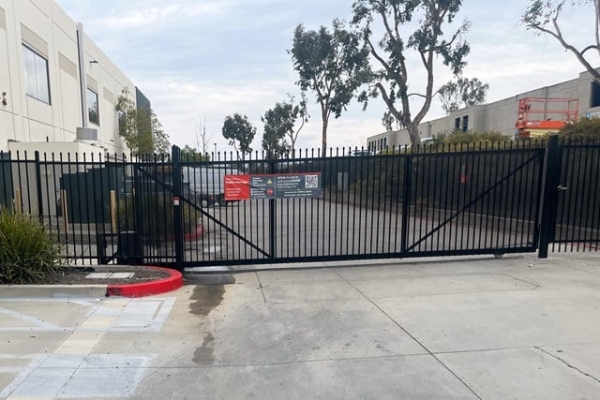 Facility photo: //images.sparefoot.com/medium/24504869e3892e2269d.jpg