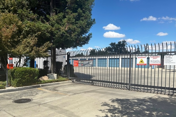 Facility photo: //images.sparefoot.com/medium/24505269e23767cf9b2.jpg