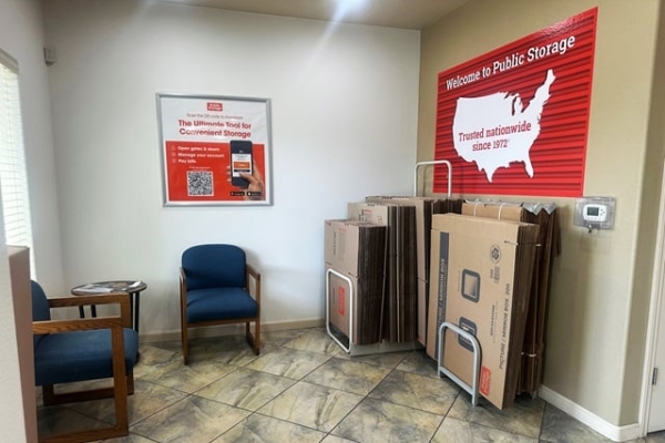 Facility photo: //images.sparefoot.com/medium/24505269e62c3231ddf.jpg