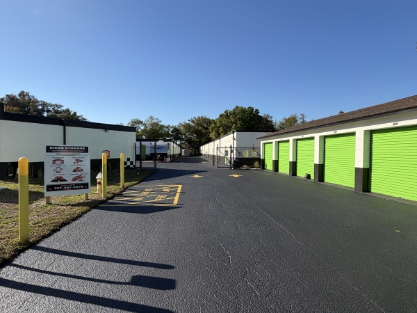 Facility photo: //images.sparefoot.com/medium/24508969dfcde7e8be9.jpeg