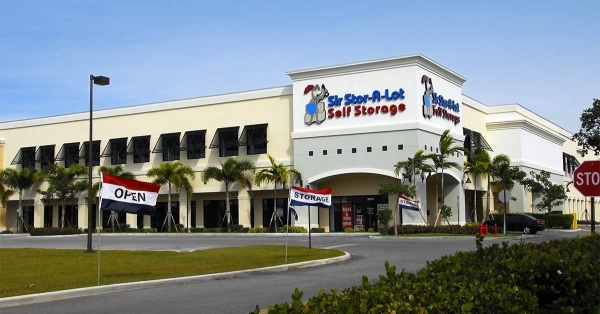 Facility photo: //images.sparefoot.com/medium/2450916a0c9cd2d859d.jpg
