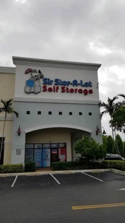 Facility photo: //images.sparefoot.com/medium/2450916a0c9d30145e6.jpg