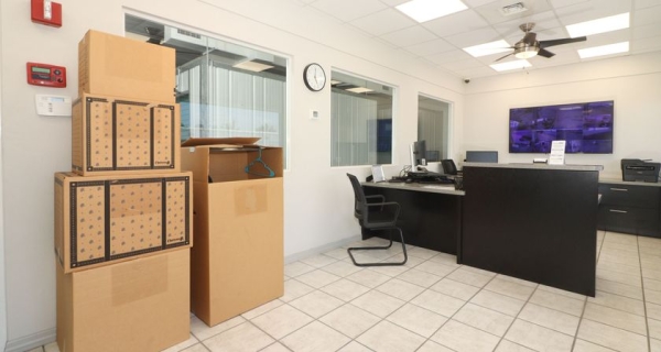 Facility photo: //images.sparefoot.com/medium/24510069e155d6aa356.jpg