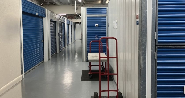 Facility photo: //images.sparefoot.com/medium/24510569e15236c1ec4.jpg