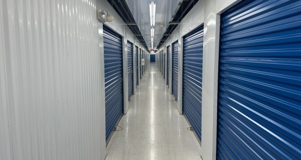 Facility photo: //images.sparefoot.com/medium/24510769e1129f4a25e.jpg