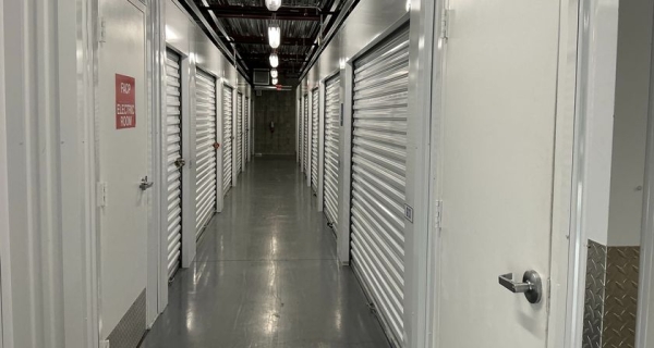 Facility photo: //images.sparefoot.com/medium/24511069e11993380f2.jpg