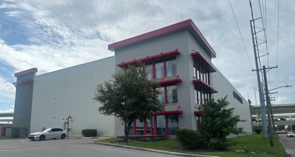 Facility photo: //images.sparefoot.com/medium/24511469e10f679b8e5.jpg