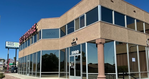 Storage Units at RightSpace - 4034 - Smoke Ranch - 5900 West Smoke Ranch Road