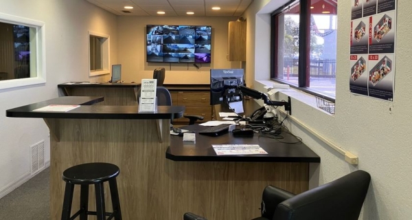 Facility photo: //images.sparefoot.com/medium/24512069e1406255f7d.jpg