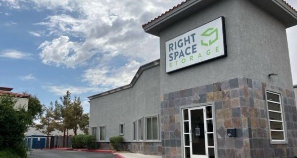 Storage Units at RightSpace Storage - 3015 - Sunset - 3921 E Sunset Rd