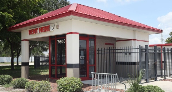 Storage Units at iStorage - 7101 - Fruitville Rd - 7600 Claxstrauss Drive