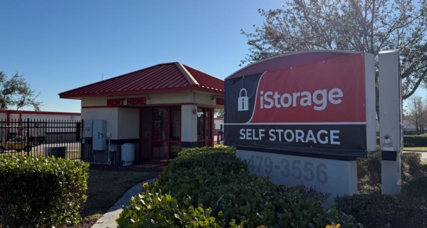 Facility photo: //images.sparefoot.com/medium/24512969e113259f0b0.jpg