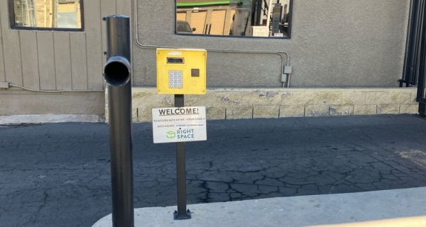 Facility photo: //images.sparefoot.com/medium/24513469e11de8e620c.jpg