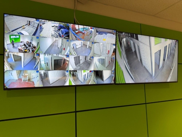 Facility photo: //images.sparefoot.com/medium/24514469e3745f19787.jpg