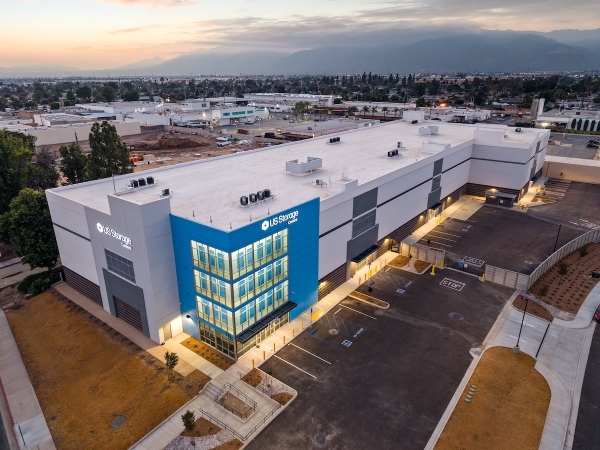Facility photo: //images.sparefoot.com/medium/2451546a3ee79d6620b.jpg
