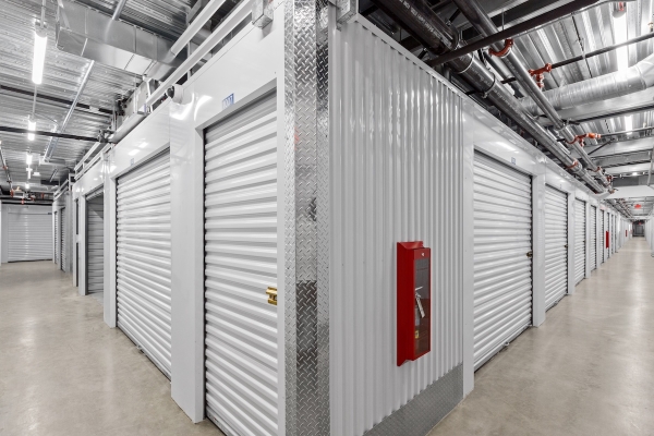 Facility photo: //images.sparefoot.com/medium/2451546a3ee7a140f6a.jpg