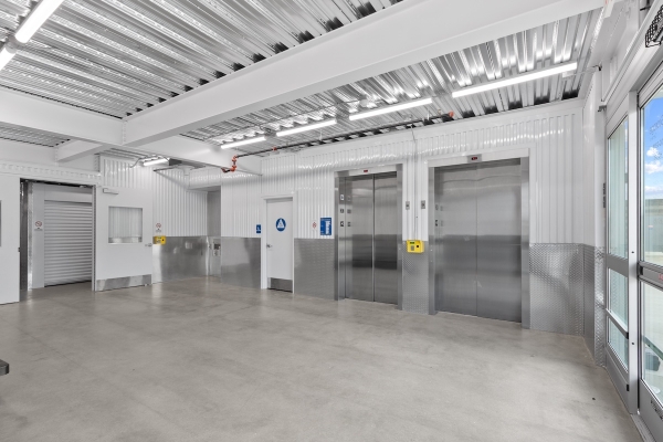Facility photo: //images.sparefoot.com/medium/2451546a3ee7a4d4660.jpg