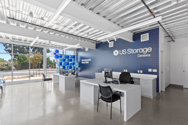 Facility photo: //images.sparefoot.com/medium/2451546a3ee7a6c1b8a.png
