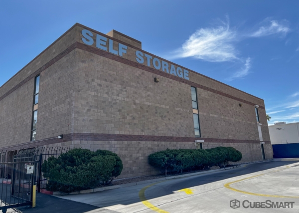 Storage Units at CubeSmart Self Storage - 2405 South Kolb Road - AZ - 2405 South Kolb Road