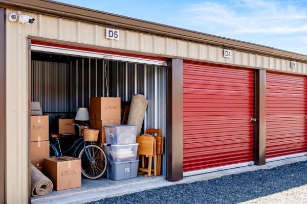 Facility photo: //images.sparefoot.com/medium/24516069e7d516cb1df.jpg