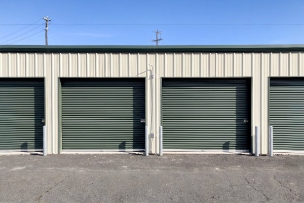 Facility photo: //images.sparefoot.com/medium/24517669ea734c526b6.jpg