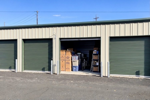 Facility photo: //images.sparefoot.com/medium/24517669ea734d2acfa.jpg