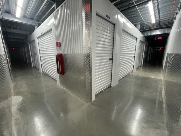 Facility photo: //images.sparefoot.com/medium/24517769f345da80eeb.jpg