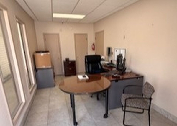 Facility photo: //images.sparefoot.com/medium/24518069f0a2312a561.jpg