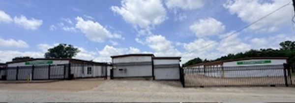 Facility photo: //images.sparefoot.com/medium/24518069f0a234224c8.jpg
