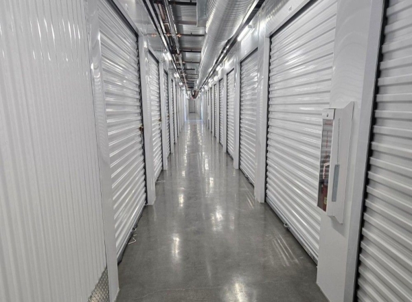 Facility photo: //images.sparefoot.com/medium/24518269eb5c96a6d56.jpg