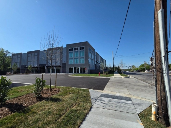 Facility photo: //images.sparefoot.com/medium/24518369eb5cb82d529.jpg